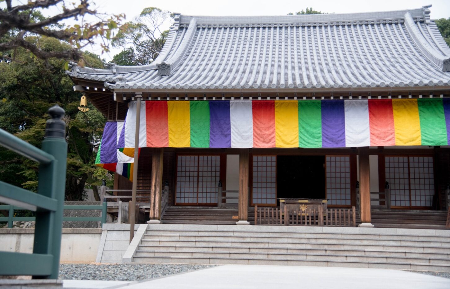 小石観音寺の本堂（北九州市若松区）